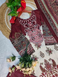 Conjunto de Kurti, Pantalón y Dupatta de Algodón Premium Estampado y Bordado para Mujer con Lentejuelas y Parte Inferior Completamente Cosida - Product Image 5