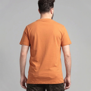 เสื้อยืดกราฟิกคุณภาพสูงสำหรับทุกเพศ พิมพ์โลโก้ตามสั่ง ผ้าฝ้าย ขายส่งจำนวนมาก เสื้อผ้าลำลองสำหรับแบรนด์ต่างๆ - Product Image 5