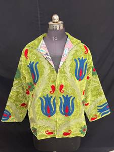 Veste courte vintage en velours vert olive brodée Suzani pour femme, doublée de soie, style ethnique, faite à la main, idéale pour les festivals - Product Image 2