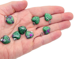Colgante de Corazón de Zoisita Rubí Natural, Gema Pulida, Colgante de Cristal en Forma de Corazón, Fabricación de Joyería al por Mayor - Product Image 2