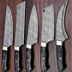 Ensemble de couteaux de cuisine Thewizcrafts faits à la main en acier Damas à 67 couches, 5 pièces, avec manches en bois, compatibles lave-vaisselle, design ambidextre - Product Image 3