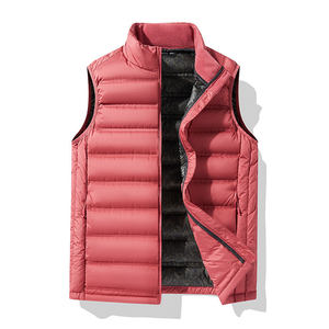 Chaleco Acolchado Rojo de Poliéster para Hombre Tough Tack, Cuello Alto, Ligero, de Secado Rápido, Cierre de Cremallera, Ajuste Relajado, Capa Base - Product Image 1