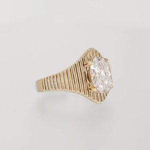 Bague en argent sterling 925 plaqué platine sertie de moissanite pour femme, bijou de luxe scintillant de style hip-hop, design tendance - Product Image 2