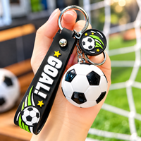 Porte-clés de football en PVC unique, expressif, tendance, délicat et raffiné, style dessin animé, pendentif sportif, breloque de sac, cadeau pour voiture et sac à dos