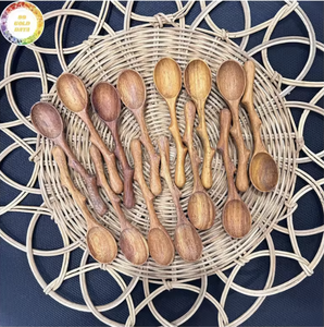 Vietnam Supplier Heart Wooden <b>Spoon</b> Red Pine Wood Classic Carving for Kitchen Cooking <b>Serving</b> Utensil Use - Product Image 6