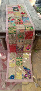 Chemin de table en coton patchwork artisanal indien, brodé à la main, nappe de mariage et décoration murale en tapisserie - Product Image 6