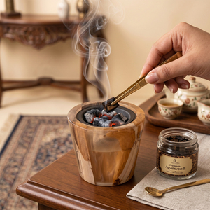 Brûleur à Bakhoor de Luxe en Résine et Bois avec Coupe à Encens en Métal, Finition Multicolore Idéal pour les Parfums Oud, la Décoration Intérieure et les Cadeaux - Product Image 6