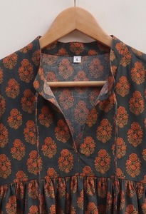 เสื้อกล้ามผู้หญิงผ้าฝ้ายป้องกันขนร่วง พิมพ์ลายบาติกแบบแฮนด์บล็อก สไตล์โบโฮลำลอง เหมาะสำหรับเป็นของขวัญ ขายส่งจากผู้ผลิต - Product Image 5