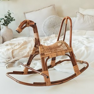 Venta al por mayor caballo mecedora de ratán para bebé hecho a mano mimbre niño paseo animal mecedora - Product Image 4