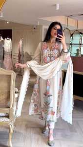 Nuevo Conjunto de Ropa Étnica India y Pakistaní de Georgette Bordado, Salwar Kameez con Pantalón y Dupatta, Listo para Usar - Product Image 3