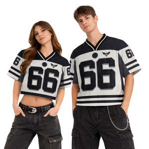 เสื้อฟุตบอลครอปสีดำขาวแบบยูนิเซ็กซ์ คอวี ผ้าตาข่ายระบายอากาศ เสื้อกีฬาโอเวอร์ไซส์ สตรีทแวร์ ชุดทีม OEM - Product Image 1