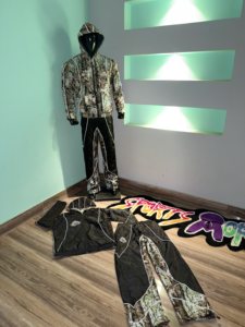 Conjunto Deportivo de Camuflaje para Hombre con Capucha, Cierre Frontal con Cremallera, Bolsillos Laterales, Corte Regular, Doble Capa - Product Image 1
