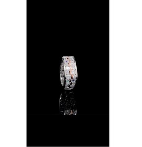 Bague éternelle en diamant de laboratoire, deux tons, émeraude, diamant taille ronde, bijoux fins modernes - Product Image 1