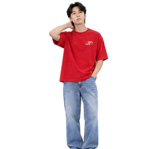 Men's Oversized <b>Red</b> Crew Neck T <b>Shirt</b> with Relaxed Fit Light Blue Jeans Casual Streetwear Outfit - Product Image 2