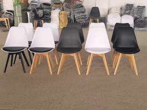 <span class=keywords><strong>Chaise</strong></span> de bistrot XY Restaurant Furniture, <span class=keywords><strong>chaise</strong></span> de salle à manger moderne en plastique avec pieds en <span class=keywords><strong>bois</strong></span> et assise rembourrée - Product Image 4