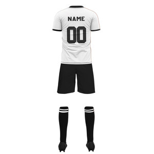 Ensemble de maillots de football personnalisés en polyester pour hommes, uniforme de football avec impression numérique, vêtements d'été pour hommes avec faible MOQ - Product Image 3