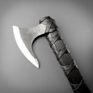 ขวานตัดไม้เกรดอุตสาหกรรม รุ่น Tomahawks Ranger หัวเหล็กกล้าคาร์บอนสูง ด้ามไม้ สำหรับตัดต้นไม้ ใช้กลางแจ้ง ตั้งแคมป์ - Product Image 4