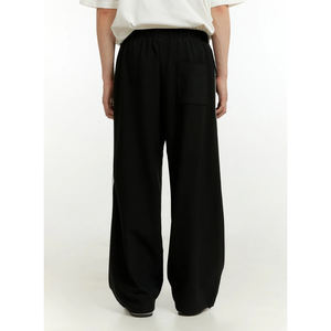 กางเกงวอร์มกีฬาผู้ชายมีสไตล์พร้อมแถบข้าง |   โลโก้ที่ปรับแต่งได้ |   สวมใส่สบาย เหมาะสำหรับชุดลำลองและชุดกีฬา - Product Image 2