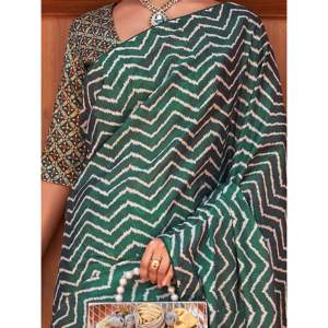 Saree à couper le souffle en crêpe imprimé numérique vert saree - Product Image 3