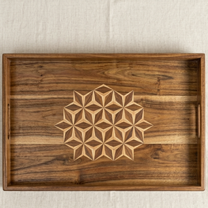Bandeja de Servir Grande de Madera de Acacia con Incrustaciones Geométricas Intrincadas, Diseño Moderno para Ramadán, Diwali, Bodas y Otras Ocasiones - Product Image 1