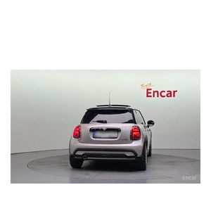 MINI Cooper Classic Plus 2022, 29 391 km, conduite à gauche, normes Euro V, sièges en cuir, caméra de recul - Product Image 4