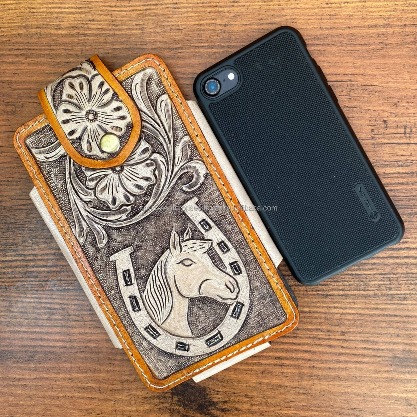 สีน้ำตาล