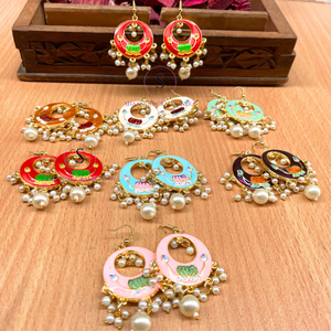 ต่างหูแบบจุมก้าสไตล์ราชสถาน งานฝีมือทำมือ ลายหลากหลาย ดีไซน์เมเนกาเร่ ประดับด้วยลูกปัดมุก ต่างหูแบบห้อย - Product Image 1