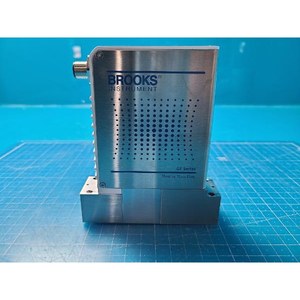 บรูคส์ GF125C-907056 GF125CXXC NH3 500SCCM เครื่องควบคุมการไหลของมวลแบบดิจิตอลใช้เป็นชิ้นส่วนอุปกรณ์เซมิคอนดักเตอร์รุ่นเก่า - Product Image 1