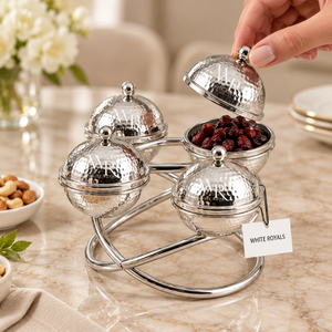 Ensemble de 4 bols à fruits secs faits à la main par des designers, écologiques, en acier martelé avec couvercles et support métallique tressé, pour snacks et sucreries - Product Image 4