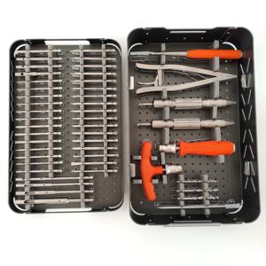 Kit de retrait de vis cassées avec boîte de stérilisation pour instruments orthopédiques et vétérinaires par Grip Surgical - Product Image 1