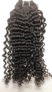 Meilleures ventes : Lots de cheveux humains bruts Jerry Curly, noirs naturels doux, pour la fabrication de perruques et les extensions, disponibles à la vente - Product Image 2