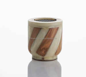 Brûleur à oud en bois artisanal de qualité supérieure avec détails en résine pour une aromathérapie majestueuse à la maison et une décoration festive pour le Ramadan Kareem - Product Image 2