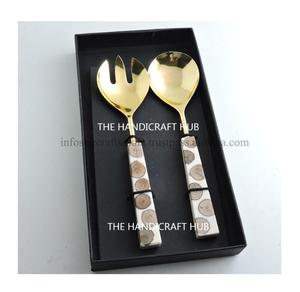 ชุดช้อนตักสลัดด้ามเรซิ่น ดีไซน์ใหม่ ช้อนตักสลัดโลหะสำหรับเสิร์ฟสลัด ชุดช้อนส้อมโลหะดีไซน์ใหม่ ขายส่ง - Product Image 1