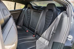 BMW Alpina B8 xDrive Gran Coupé Sedán 2022 Usado de Alto Rendimiento, Listo para Enviar - Product Image 4