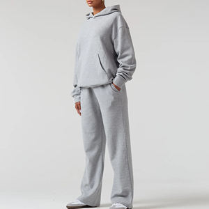 Survêtement en molleton personnalisé pour femmes, ensemble de survêtement 350 g/m² pour marques de mode américaines, fournisseur de survêtements personnalisés pour femmes - Product Image 3