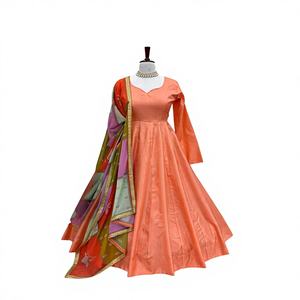 Magnifique Salwar Kameez pour Fête de Mariage, Tissu en Soie Jaipuri avec Broderie de Fil et Sequins, Bordure en Dentelle sur Quatre Côtés, Séchage Rapide, Style Moderne - Product Image 3
