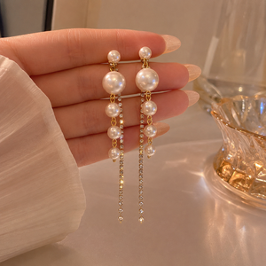 Pendientes Largos de Perlas con Diamantes Simulados, Pendientes de Borla con Perlas, Pendientes Largos de Perlas Chapados en Oro para Mujer - Product Image 1