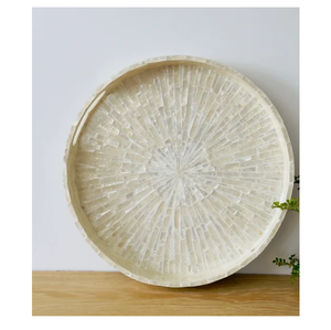 ถาดเสิร์ฟทรงกลมฝังเปลือกหอยมุกแบบกำหนดเองได้ ขายดีที่สุด ลายเปลือกหอยฝังอย่างประณีต ถาดสุดคลาสสิกสำหรับห้องนั่งเล่น ใช้งานได้ยาวนาน - Product Image 1