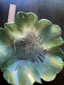 Bol à fleurs en résine verte fait main, centre de table en pétales, décoration irisée pour la maison - Product Image 4