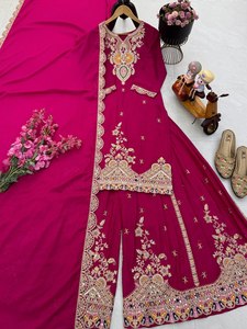 Costume Anarkali Salwar Kameez pour femmes, tissu modal, auto-brodé, rose vif, tenue de fête et de mariage - Product Image 3