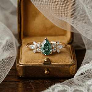Anillo de Plata de Ley 925 de Alta Calidad Gemini con Piedras de Topacio Verde Moissanita Inspiradas en la Naturaleza - Product Image 1