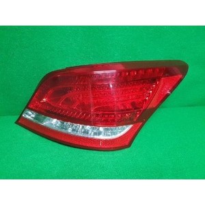 Feu arrière droit d'occasion Equus 924023N000 - Product Image 1