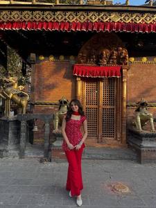 Lanzamiento del nuevo conjunto de fiesta de diseñador con top de pur falso georgette y pantalones palazzo elegantes con dupatta. - Product Image 2