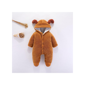 Lindo pelele marrón de piel sintética para bebé con capucha y detalles de orejas para uso invernal en bebés. - Product Image 1