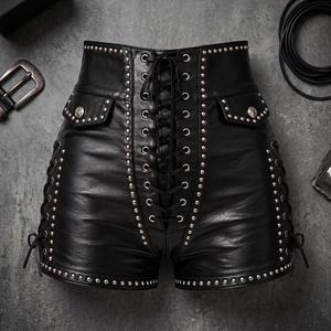 Shorts de Cuero Góticos de Cintura Alta con Cordones Delanteros y Detalles de Remaches en Negro - Product Image 2