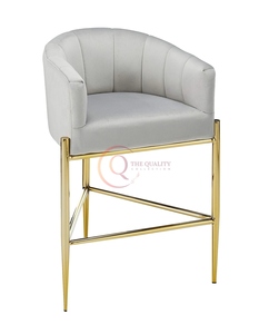 Tabouret de bar commercial moderne et élégant avec revêtement gris clair incurvé et base en métal doré élégante - Product Image 6