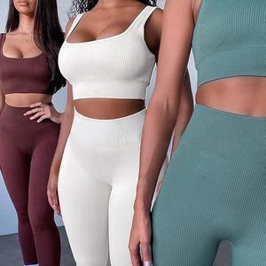 Conjunto de Shorts de Ciclismo Sin Costuras de Alta Gama para Mujer, Sujetador Deportivo Sexy de Tirantes Finos, Shorts de Yoga de Cintura Alta, Ropa Deportiva para Gimnasio - Product Image 5