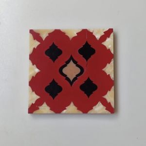 Sous-verres artistiques en résine ivoire fleur en laiton incrusté faits à la main avec des accents naturels dorés Décoration de table et accessoires Tapis et coussin - Product Image 6