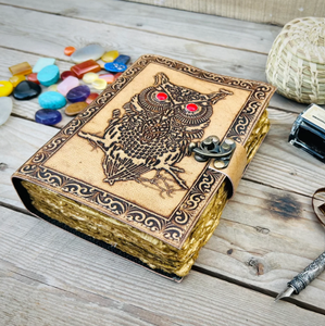 Journal en cuir gaufré hibou celtique : Livre des Ombres fait main - Product Image 2