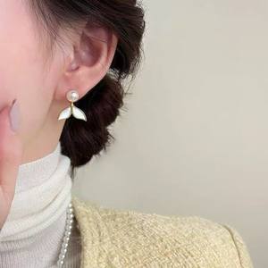 Pendientes de Plata de Ley con Cola de Sirena y Delfín, Perlas de Agua Dulce de Lujo para Mujer, Recomendados por el Comerciante - Product Image 1